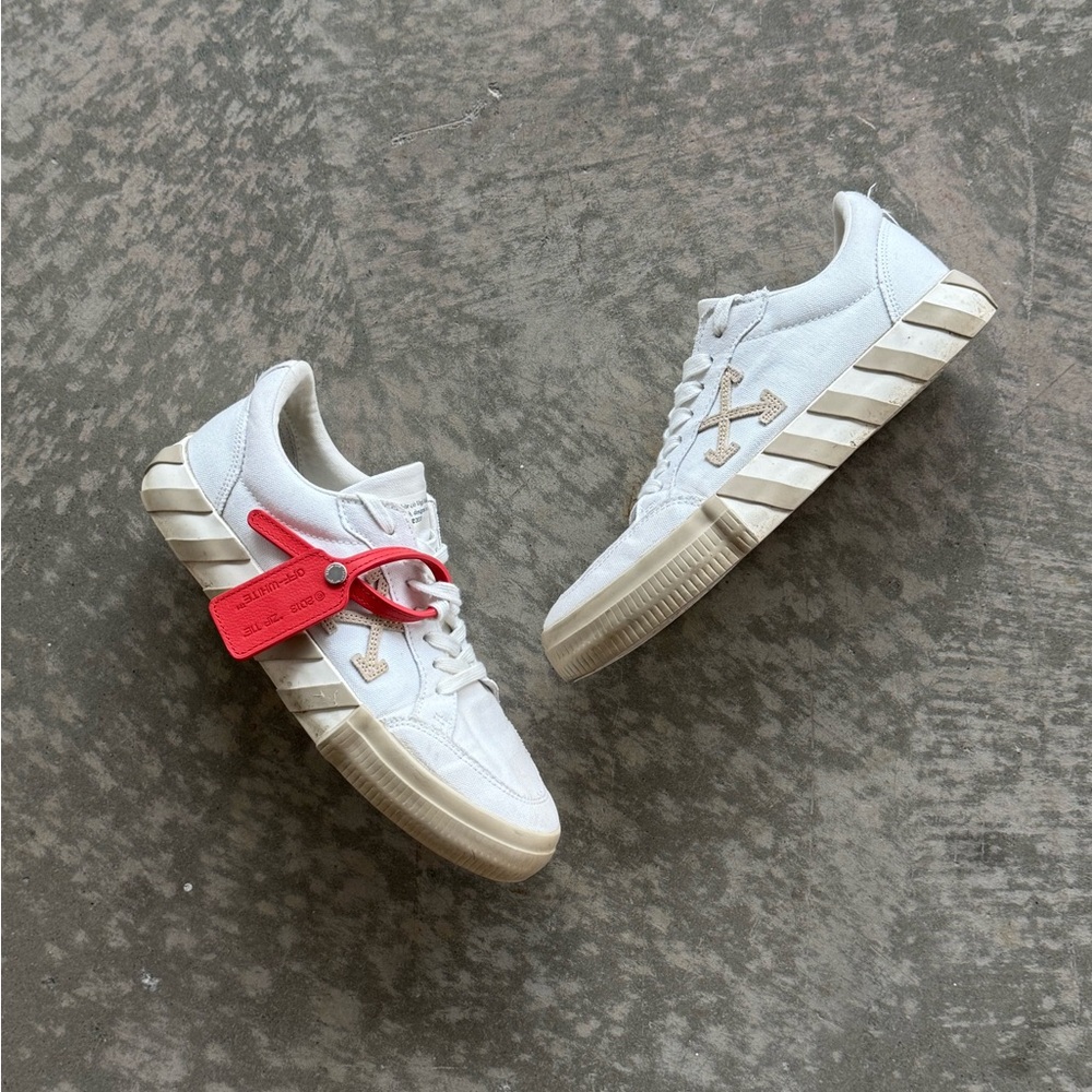 Off White Low Top Leather Sneakers 2013 White Red Size 39 EU